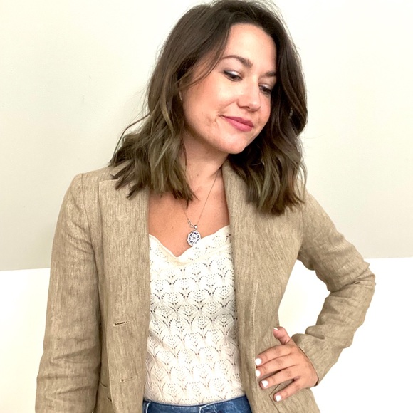 Meet your Posher, Erin - Picture 2 of 3